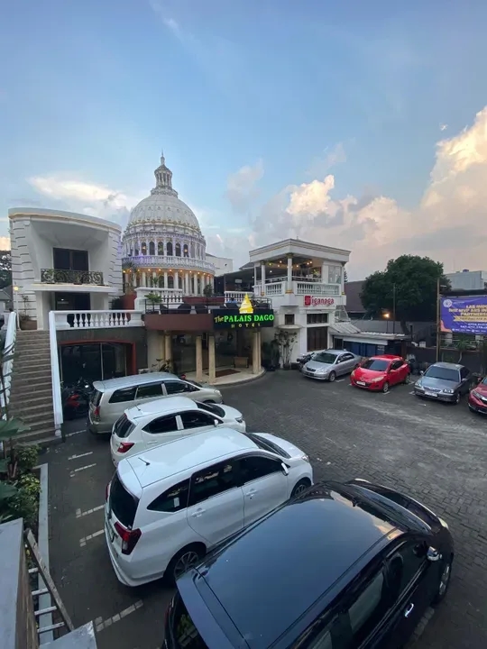 Palais Dago Hotel exterior