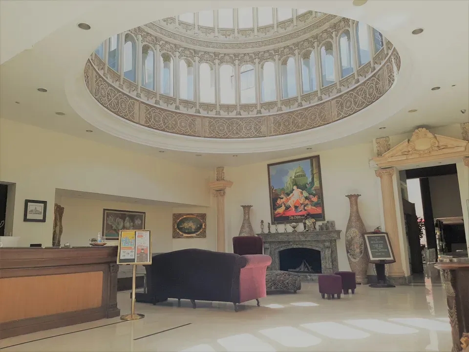 Palais Dago Hotel lobby